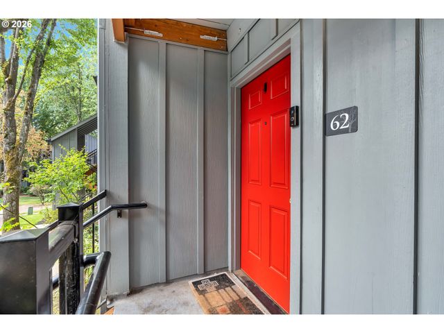 4 TOUCHSTONE 62, Lake Oswego, OR 97035