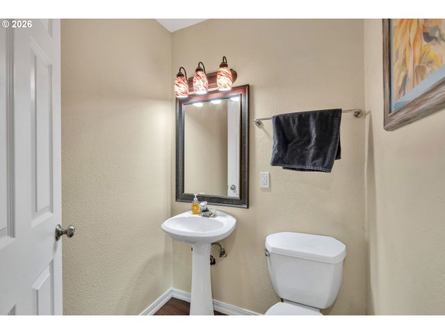 4 TOUCHSTONE 62, Lake Oswego, OR 97035