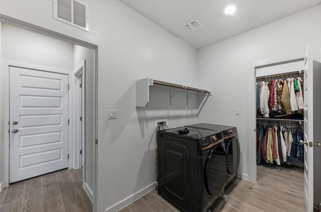 1209 Bluewood BND, Leander, TX 78641