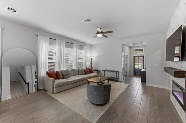 1209 Bluewood BND, Leander, TX 78641