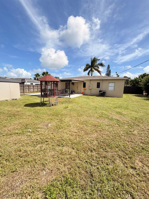 14240 Graves Drive, Miami, FL 33176