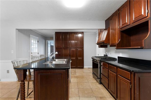 43 Hickory Hill SW Drive, Cartersville, GA 30120