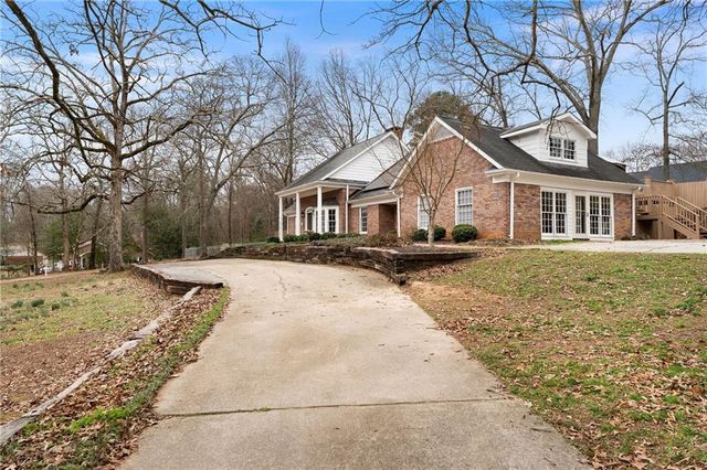 43 Hickory Hill SW Drive, Cartersville, GA 30120