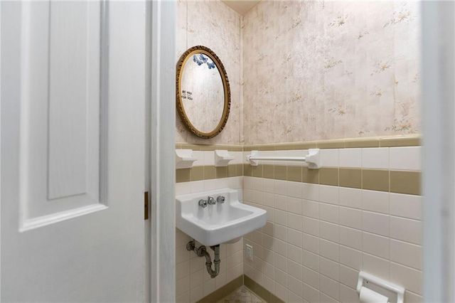 43 Hickory Hill SW Drive, Cartersville, GA 30120