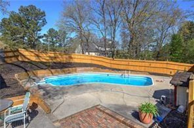 43 Hickory Hill SW Drive, Cartersville, GA 30120