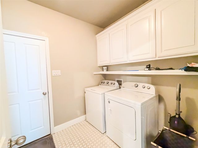 402 N Trinity Street, Decatur, TX 76234