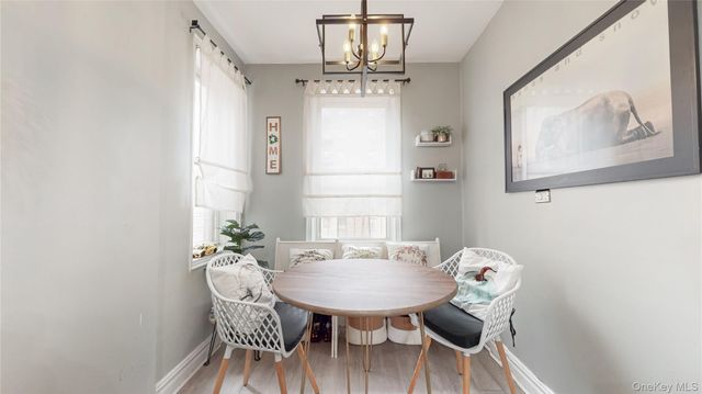 118-11 84th Avenue 301, Kew Gardens, NY 11415