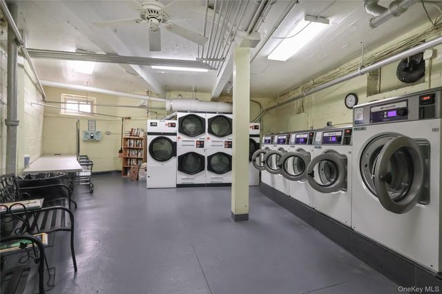 118-11 84th Avenue 301, Kew Gardens, NY 11415