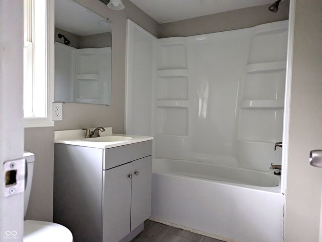 124 W 2nd Street, Lapel, IN 46051