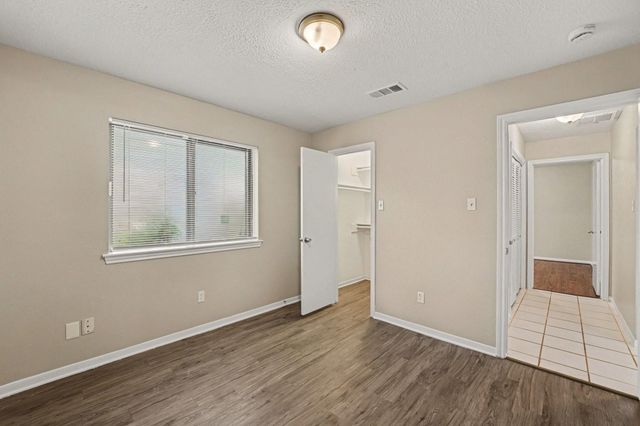 6210 Saint Anne Forest Drive, Houston, TX 77088