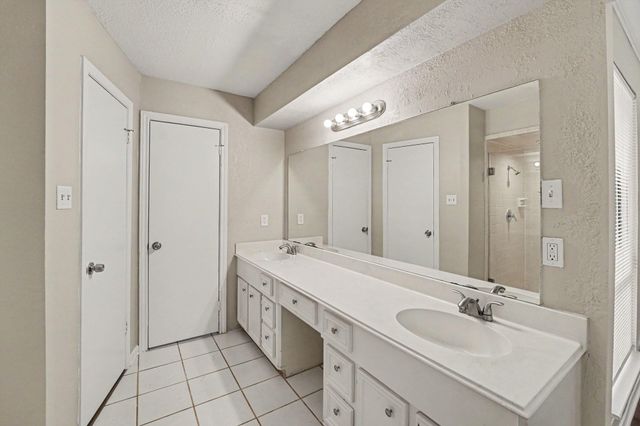 6210 Saint Anne Forest Drive, Houston, TX 77088