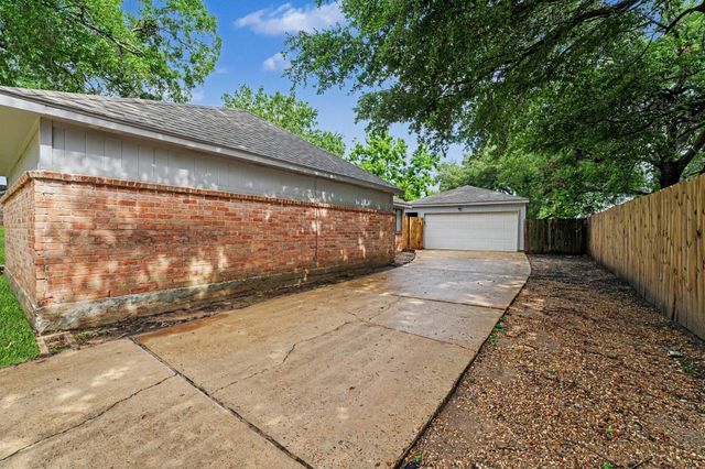 6210 Saint Anne Forest Drive, Houston, TX 77088