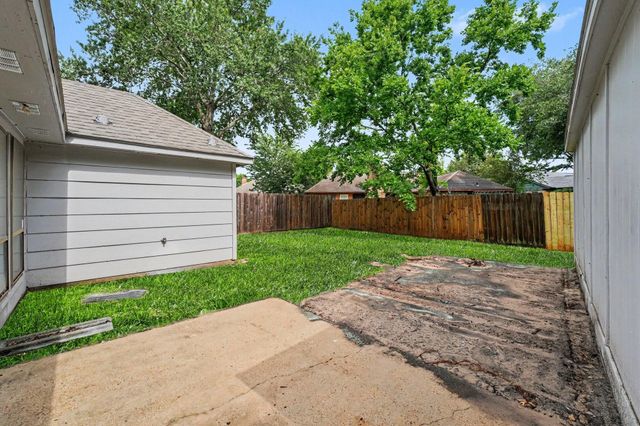6210 Saint Anne Forest Drive, Houston, TX 77088
