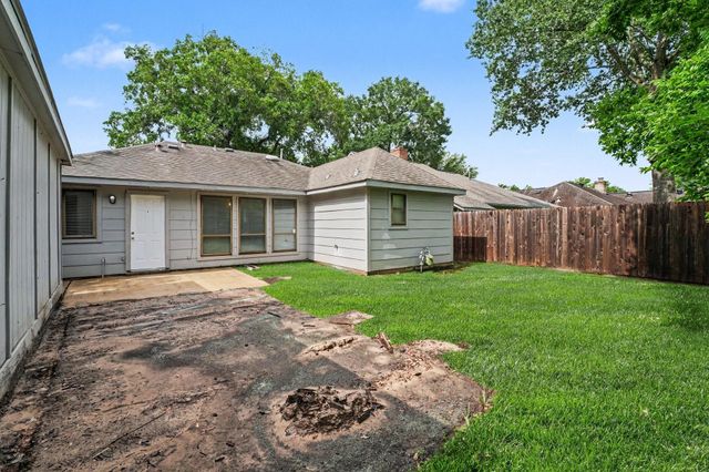 6210 Saint Anne Forest Drive, Houston, TX 77088