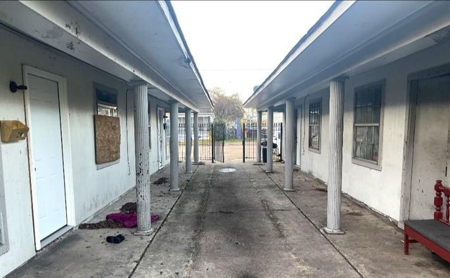 1809 & 1811 ORCHARD Street, Alexandria, LA 71301