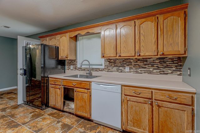 604 Meadow Ln, Paragould, AR 72450