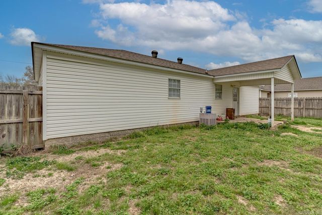 604 Meadow Ln, Paragould, AR 72450