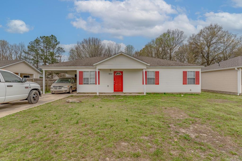 604 Meadow Ln, Paragould, AR 72450