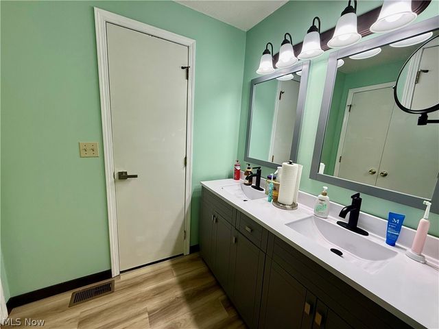 5264 Brockton Drive, Stow, OH 44224