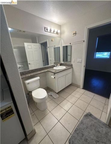 1121 40th ST 5102, Emeryville, CA 94608