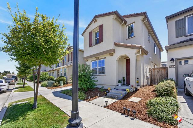 2505 Buzz Aldrin Way, Sacramento, CA 95834