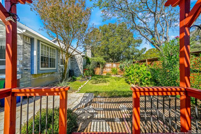 2034 Oak Crown, San Antonio, TX 78232