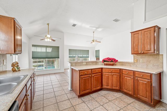 2034 Oak Crown, San Antonio, TX 78232