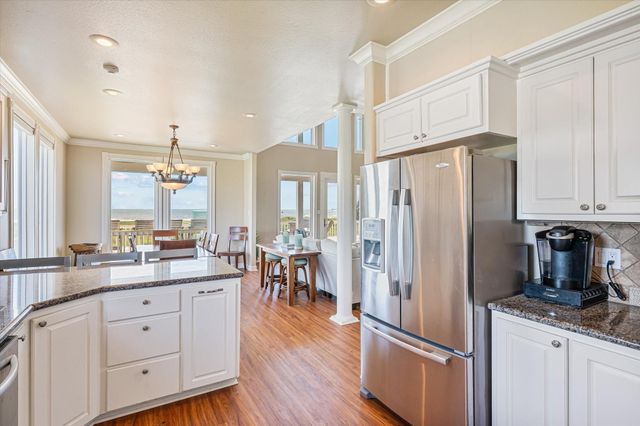 4040 Biscayne Beach Road, Port Bolivar, TX 77650