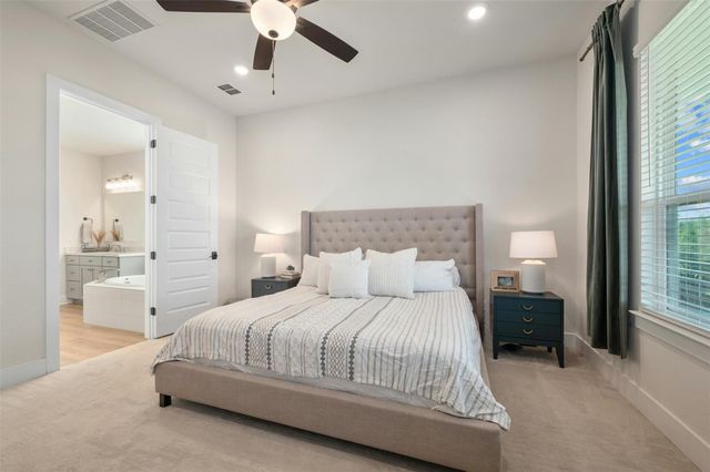 997 Sage Thrasher CIR, Dripping Springs, TX 78620