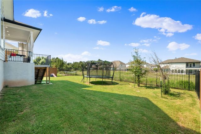 997 Sage Thrasher CIR, Dripping Springs, TX 78620