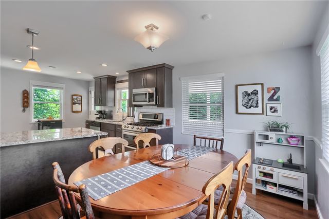 141 E Wedgewood Dr, Ross Twp, PA 15229