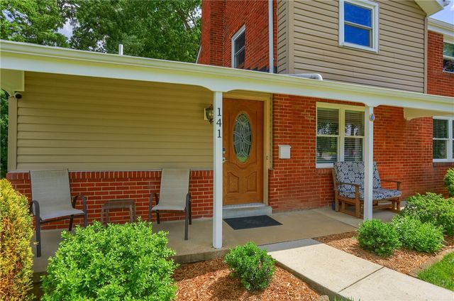 141 E Wedgewood Dr, Ross Twp, PA 15229