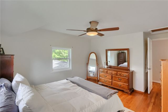 141 E Wedgewood Dr, Ross Twp, PA 15229