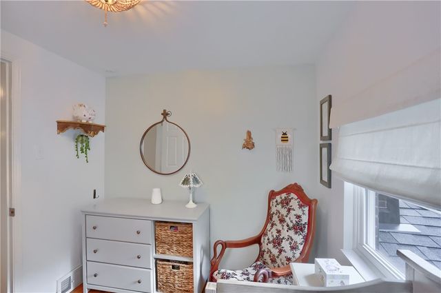 141 E Wedgewood Dr, Ross Twp, PA 15229