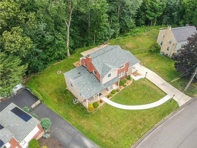 141 E Wedgewood Dr, Ross Twp, PA 15229