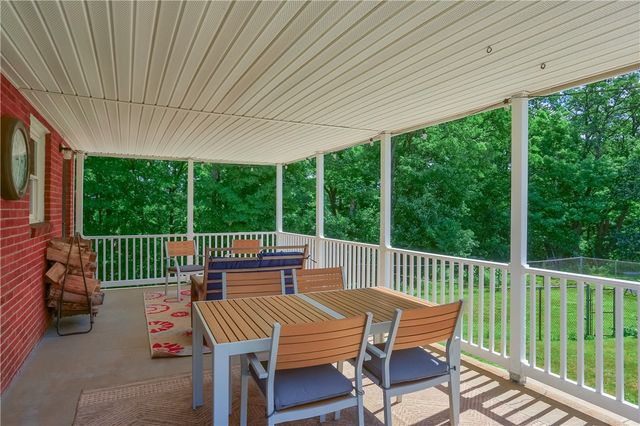 141 E Wedgewood Dr, Ross Twp, PA 15229
