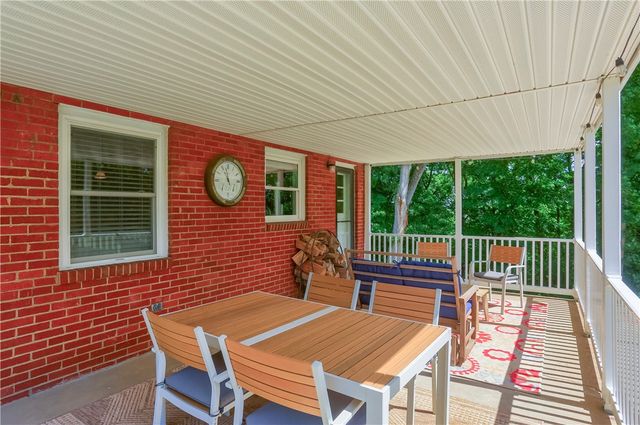 141 E Wedgewood Dr, Ross Twp, PA 15229