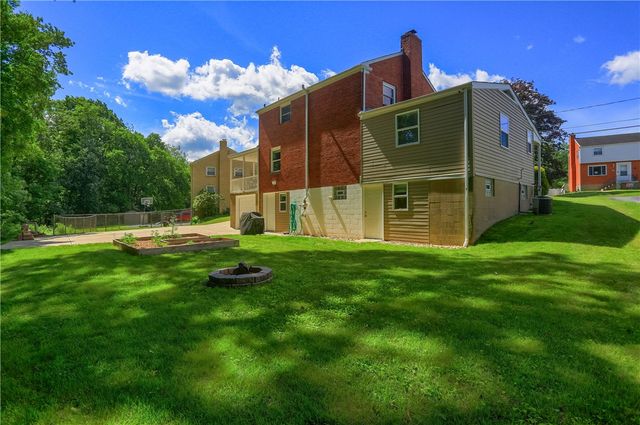141 E Wedgewood Dr, Ross Twp, PA 15229