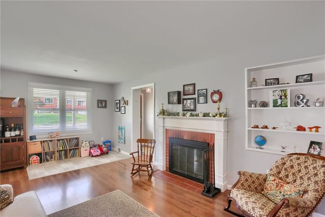 141 E Wedgewood Dr, Ross Twp, PA 15229