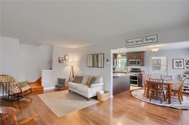 141 E Wedgewood Dr, Ross Twp, PA 15229