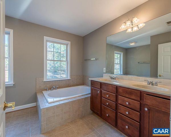 228 ANTIOCH SPRINGS LN, Scottsville, VA 24590