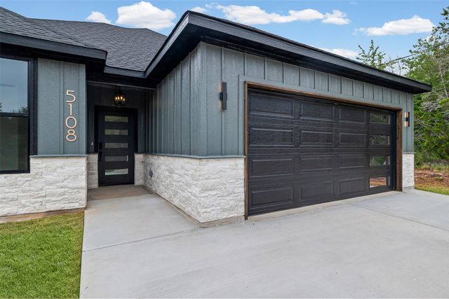 5108 Stoneridge Drive, Granbury, TX 76048