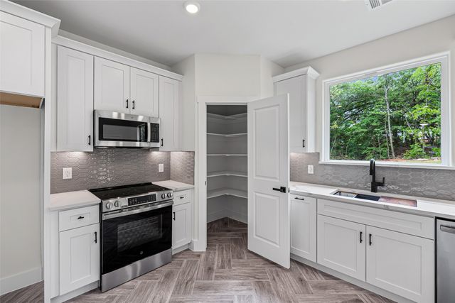 5108 Stoneridge Drive, Granbury, TX 76048