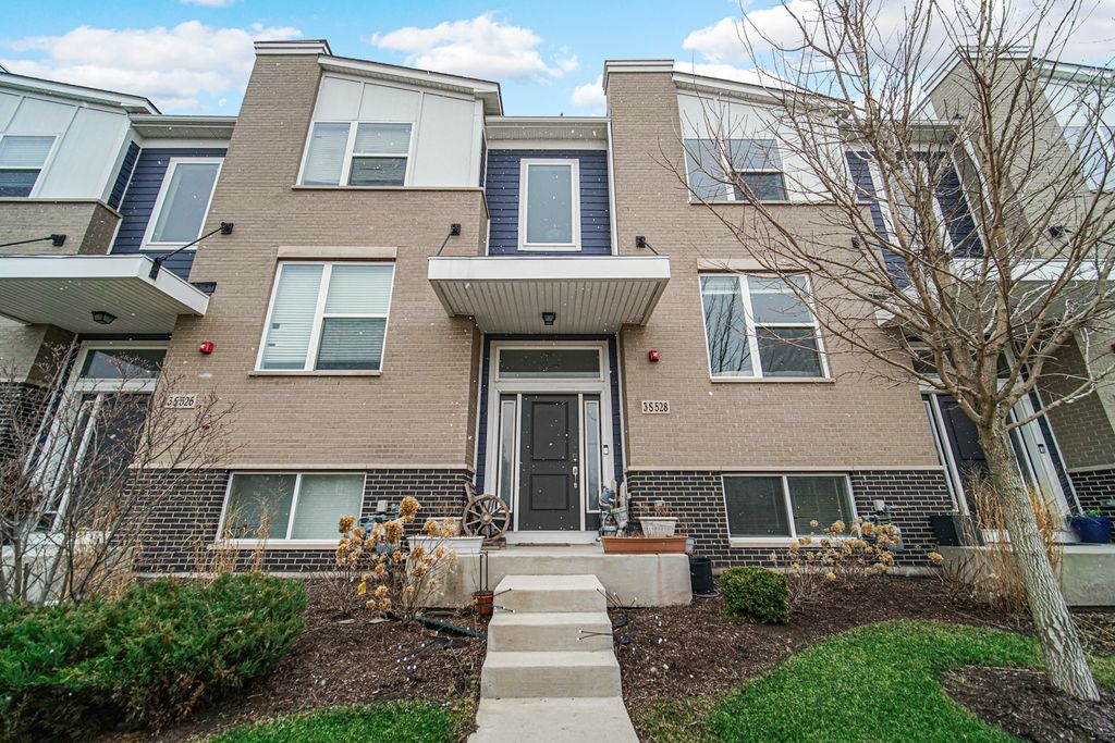 3S528 Cambridge Court, Warrenville, IL 60555
