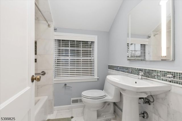 276 N Bridge St, Somerville Boro, NJ 08876