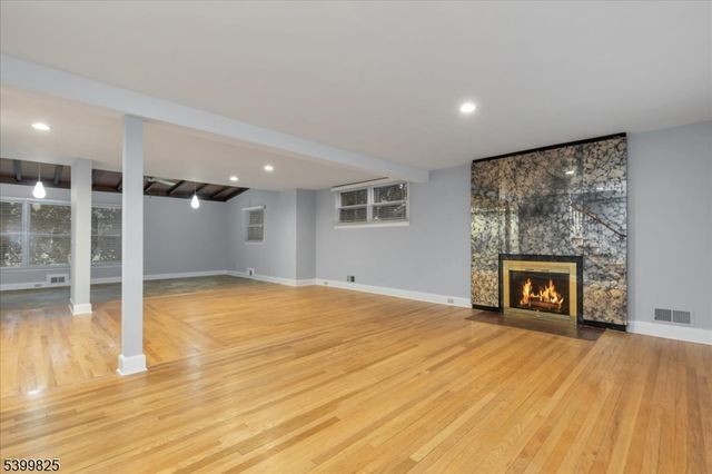 276 N Bridge St, Somerville Boro, NJ 08876