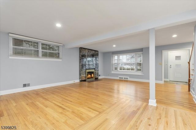 276 N Bridge St, Somerville Boro, NJ 08876