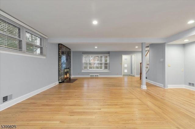 276 N Bridge St, Somerville Boro, NJ 08876