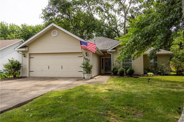 2452 Pin Oak Street, Fayetteville, AR 72701