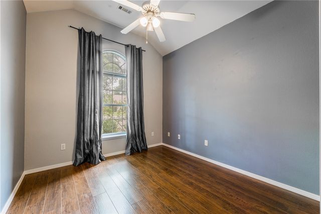 2452 Pin Oak Street, Fayetteville, AR 72701